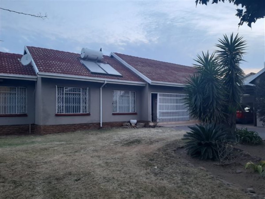3 Bedroom House For Sale in Norkem Park, Kempton Park