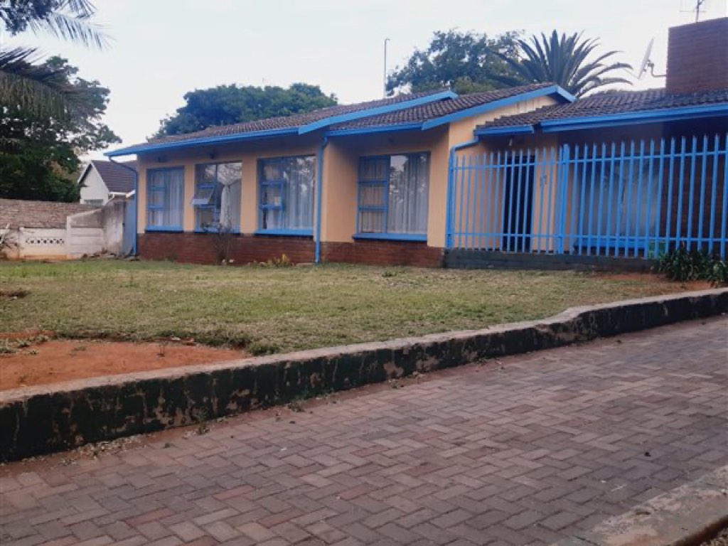 3 Bedroom House For Sale in Birch Acres, Kempton Park