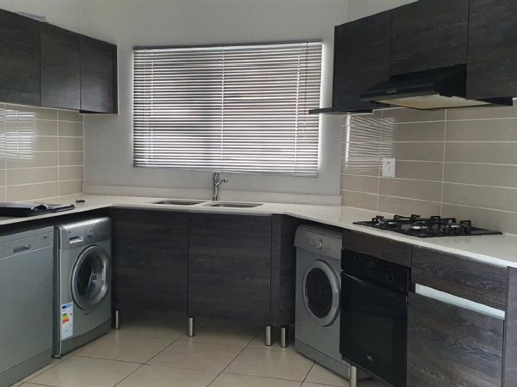 3 Bedroom Townhouse For Sale in Modderfontein, Rustenburg