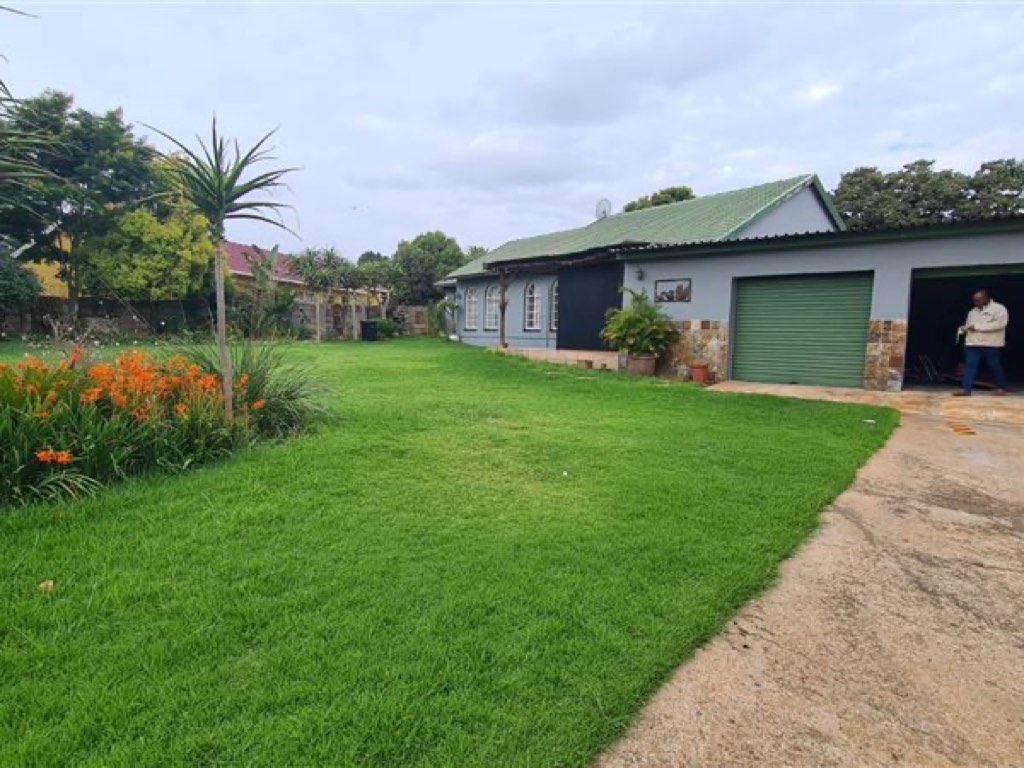 3 Bedroom House For Sale in Birch Acres, Kempton Park