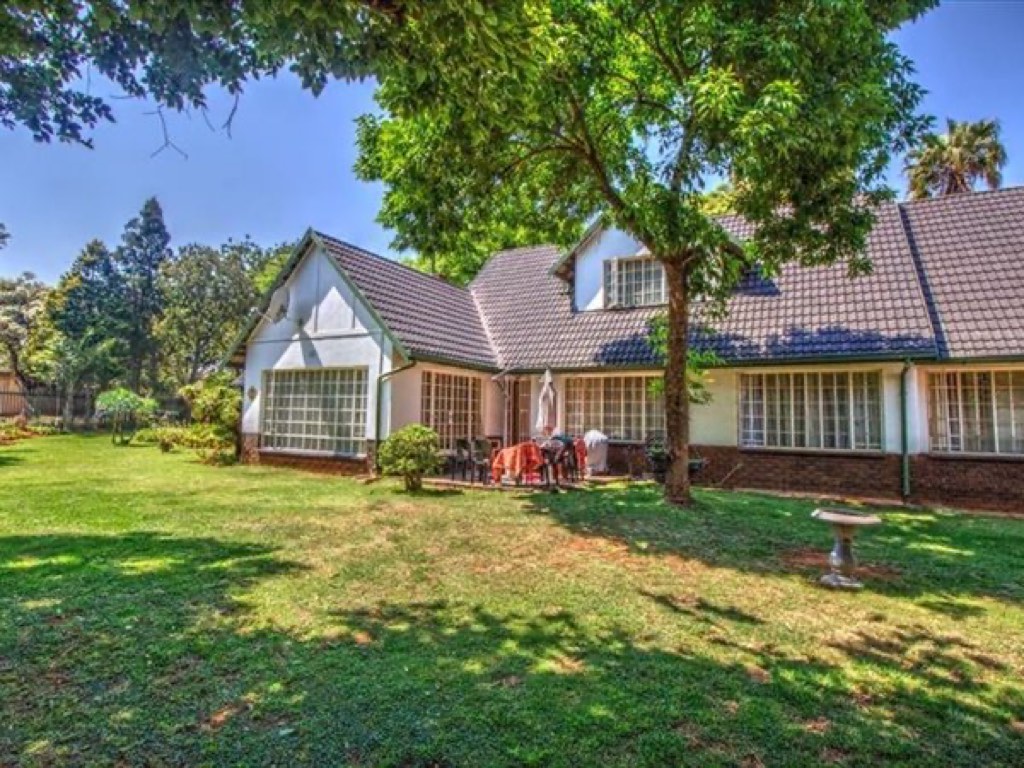 4 Bedroom House For Sale in Van Riebeeck Park, Worcester