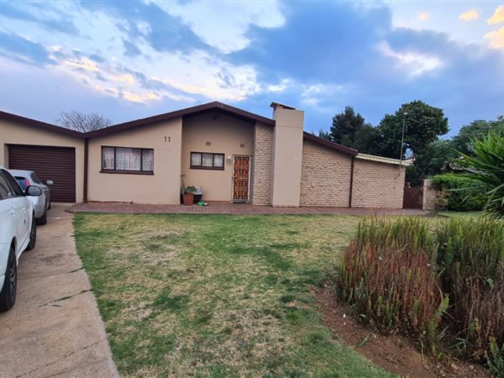 3 Bedroom House For Sale in Bonaero Park, Kempton Park