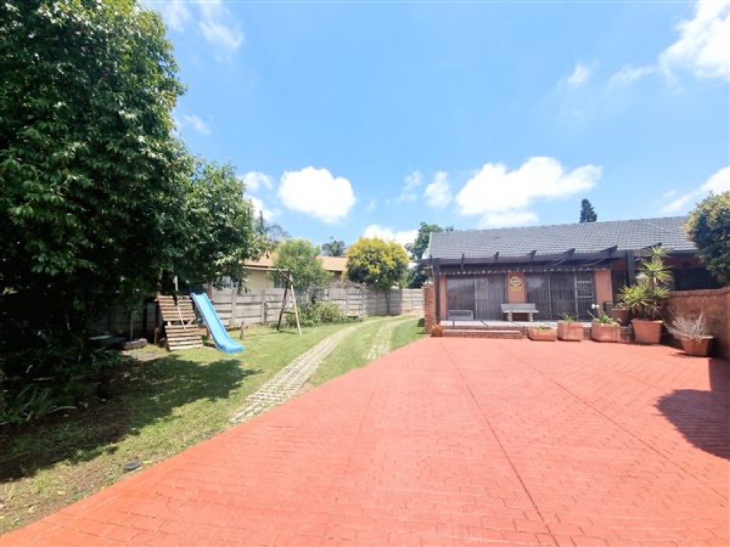 3 Bedroom House For Sale in Birchleigh North, Kempton Park