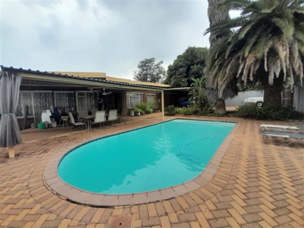 3 Bedroom House For Sale in Birch Acres, Kempton Park