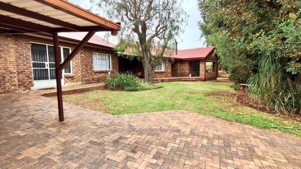 4 Bedroom House For Sale in Vaal Marina, Vaal Marina