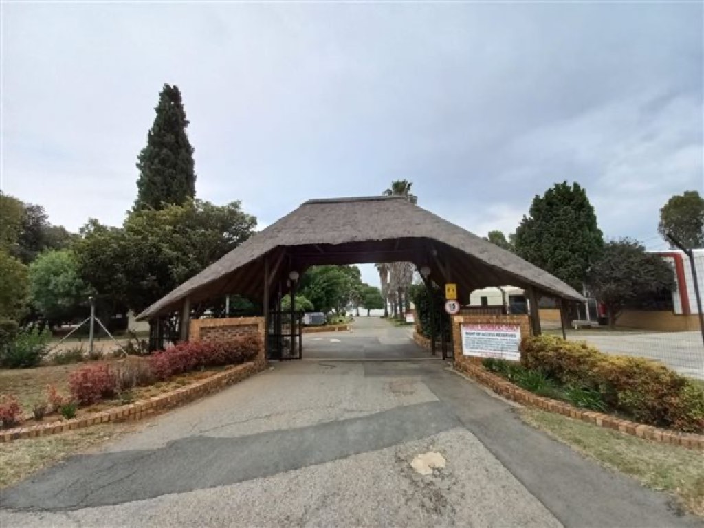 3 Bedroom Cluster House For Sale in Vaal Marina, Vaal Marina