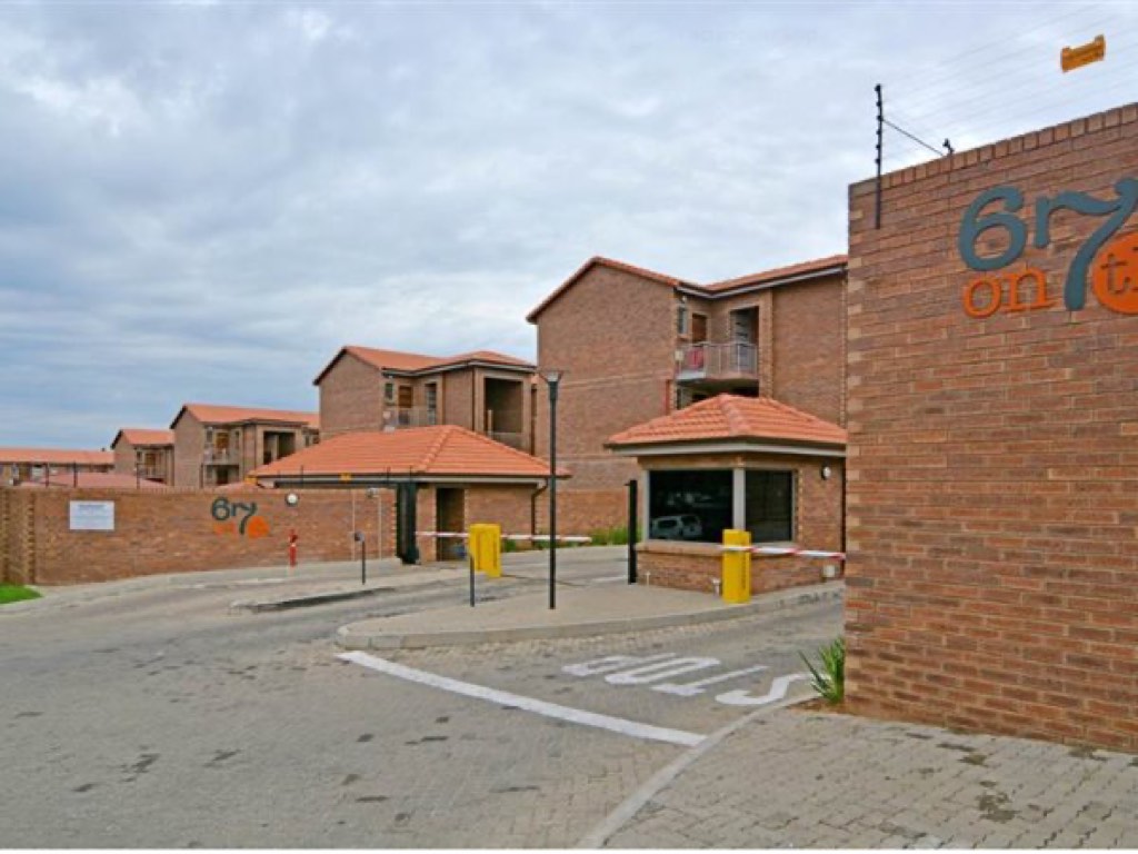 2 Bedroom Apartment / Flat For Sale in Edenvale, Edenvale