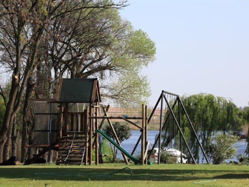 8 Bedroom House For Sale in Van Riebeeck Park, Worcester