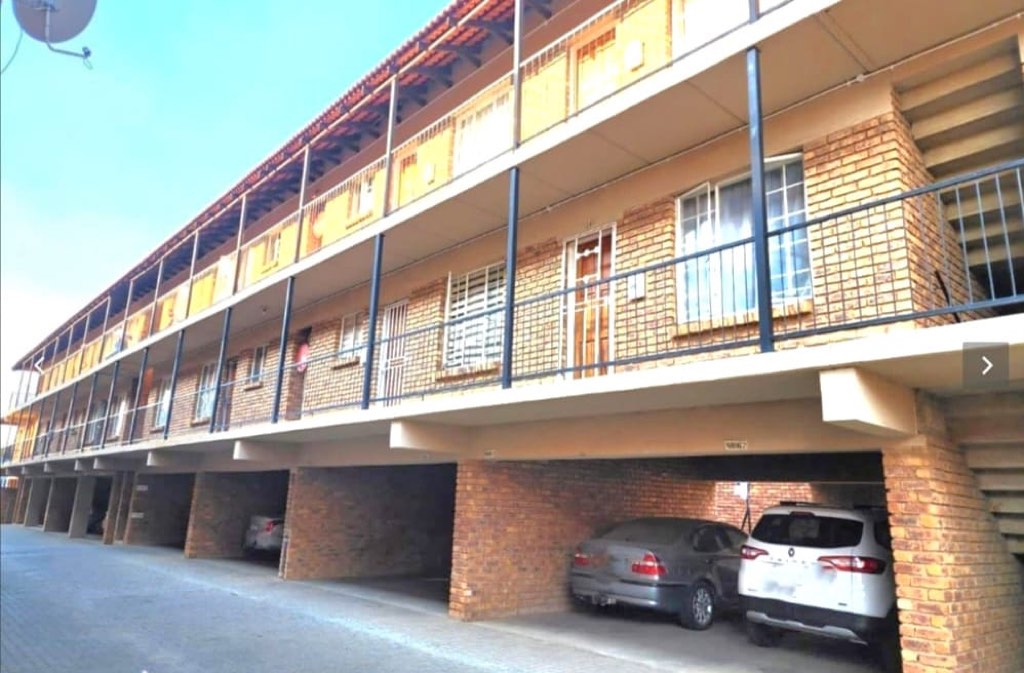 2 Bedroom Apartment / Flat For Sale in Kempton Park, Kempton Park
