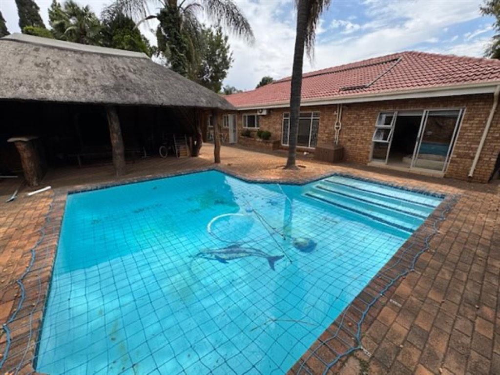 4 Bedroom House For Sale in Van Riebeeck Park, Kempton Park