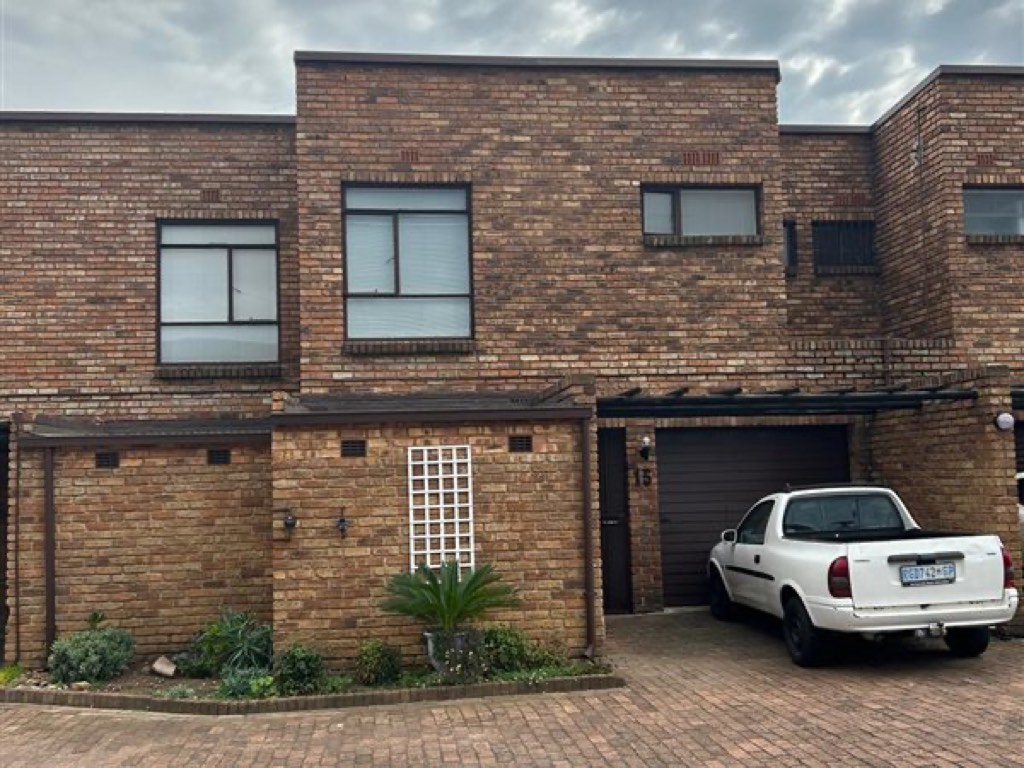 2 Bedroom Cluster House For Sale in Freeway Park, Boksburg