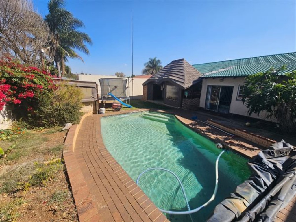 3 Bedroom House For Sale in Hurlyvale, Edenvale