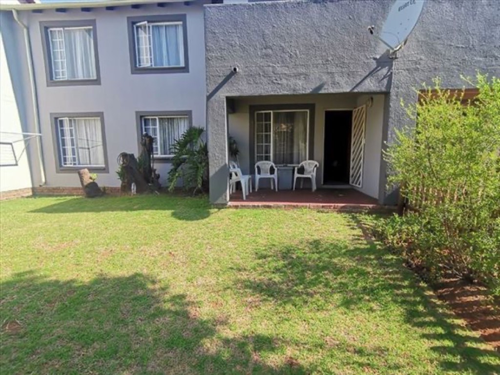 3 Bedroom Apartment / Flat For Sale in Glen Marais, Kempton Park