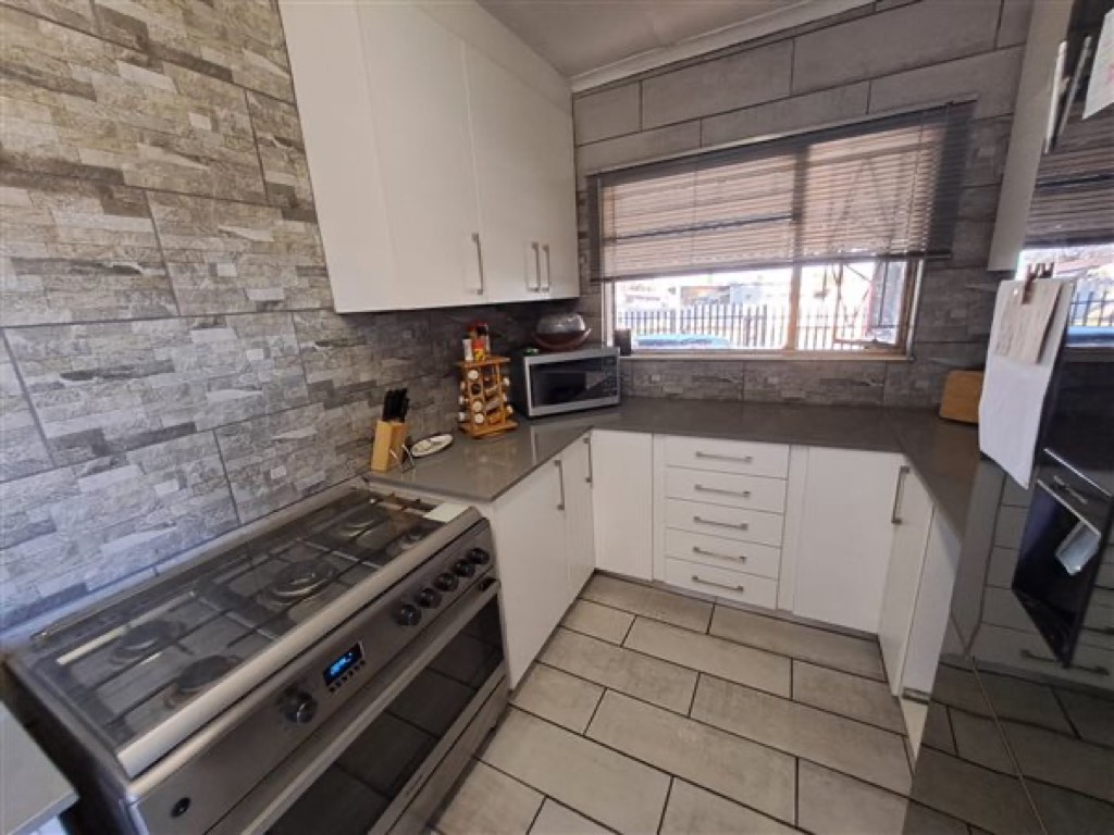 3 Bedroom House For Sale in Minnebronne, Brakpan