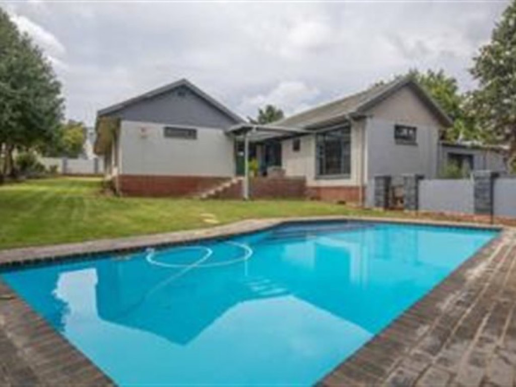5 Bedroom House For Sale in Eden Glen, Edenvale