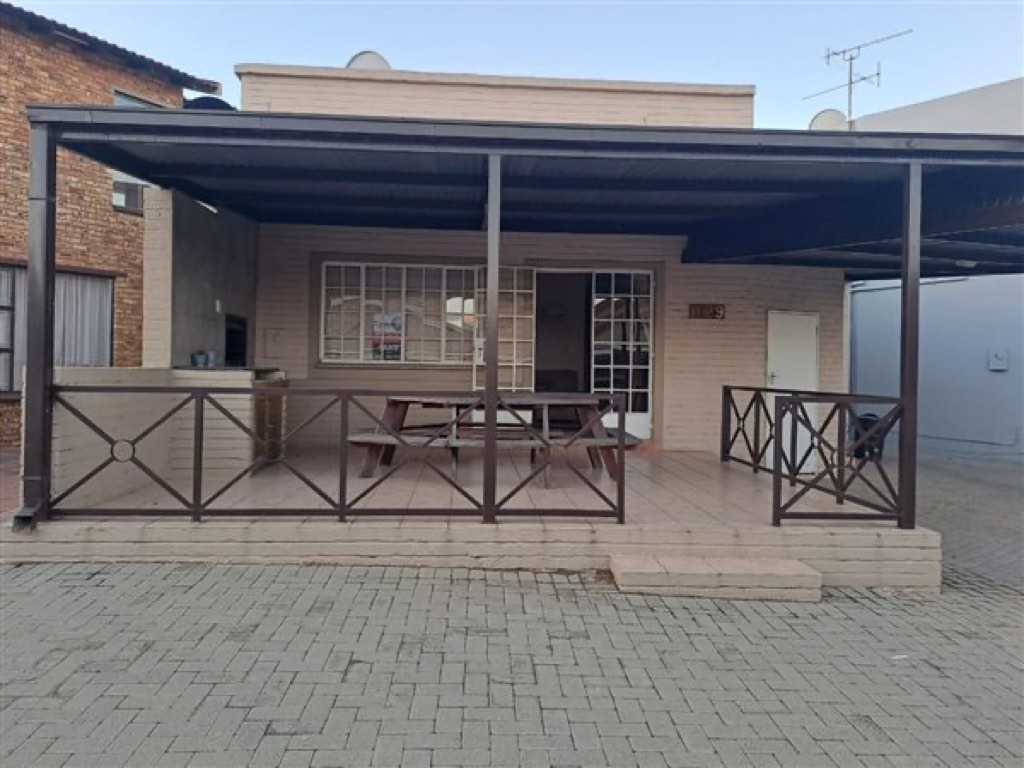 3 Bedroom Cluster House For Sale in Vaal Marina, Vaal Marina
