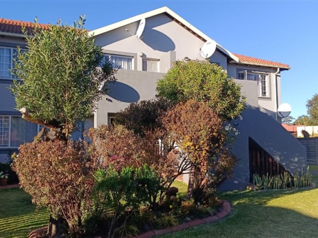 2 Bedroom Townhouse For Sale in Glen Marais, Kempton Park