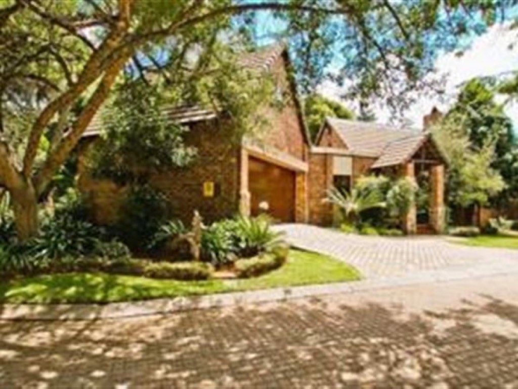 3 Bedroom Cluster House For Sale in Glen Marais, Kempton Park