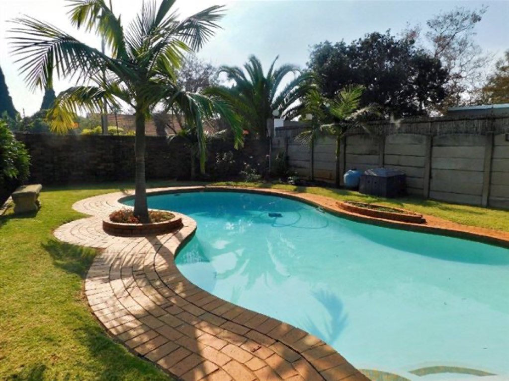 3 Bedroom House For Sale in Glen Marais, Kempton Park