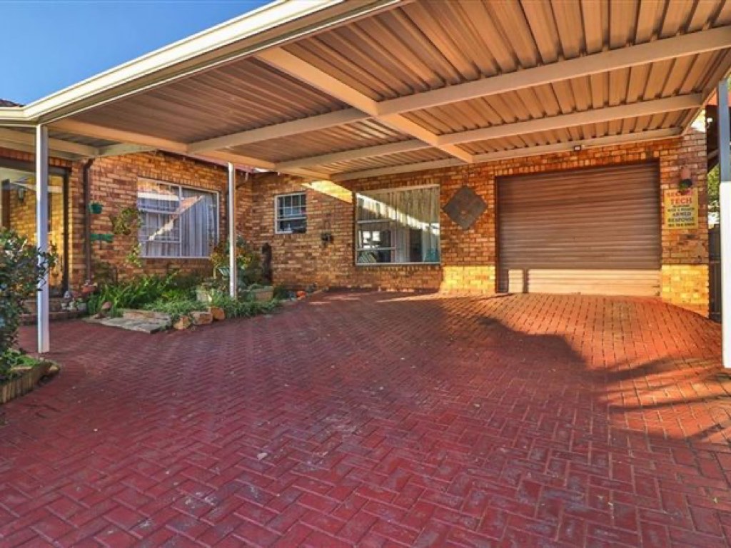 3 Bedroom Townhouse For Sale in Brakpan, Brakpan