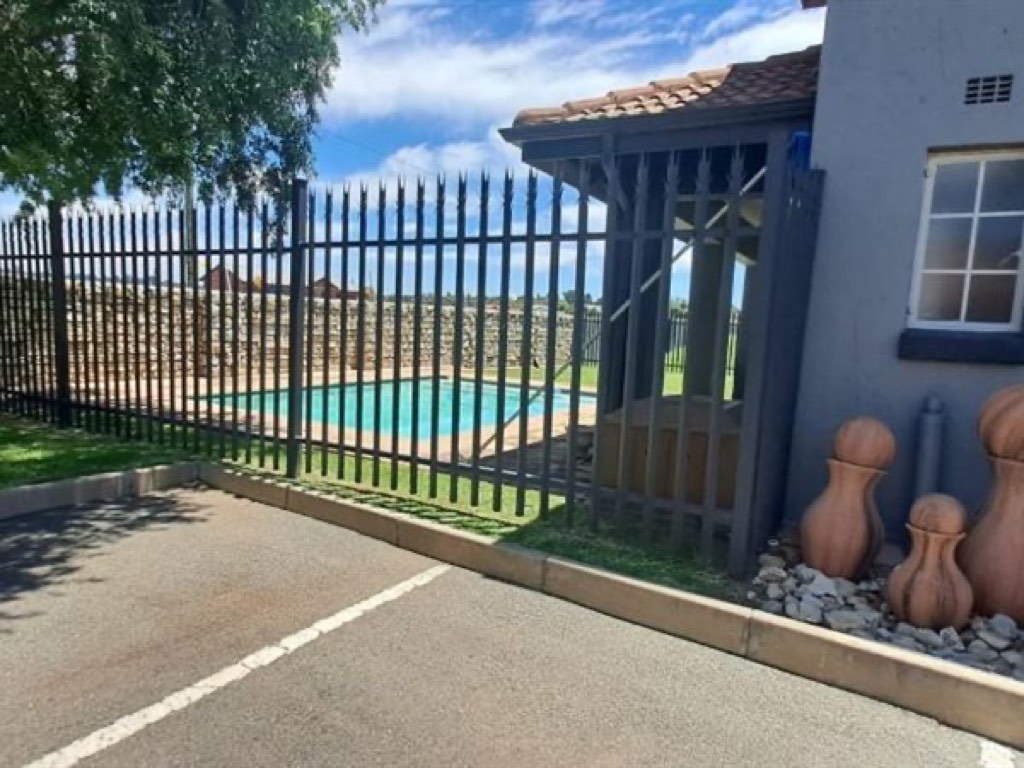 2 Bedroom Apartment / Flat For Sale in Rynfield, Benoni