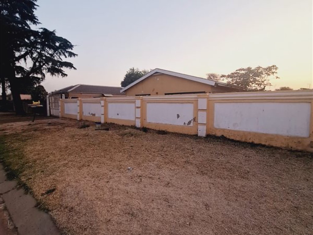 4 Bedroom House For Sale in Kempton Park West, Kempton Park