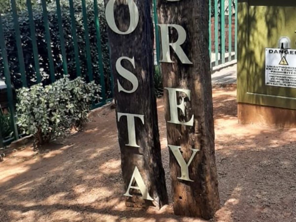 2 Bedroom Duplex For Sale in Edleen, Kempton Park