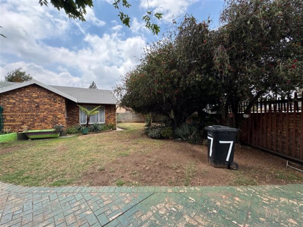 3 Bedroom House For Sale in Bonaero Park, Kempton Park