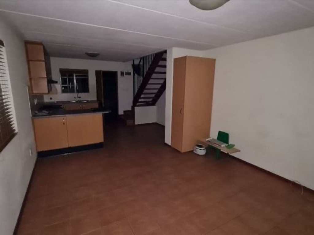 2 Bedroom Townhouse For Sale in Edleen, Kempton Park