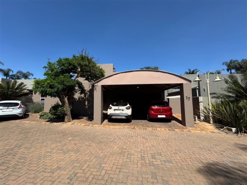 4 Bedroom Cluster House For Sale in Glen Marais, Kempton Park