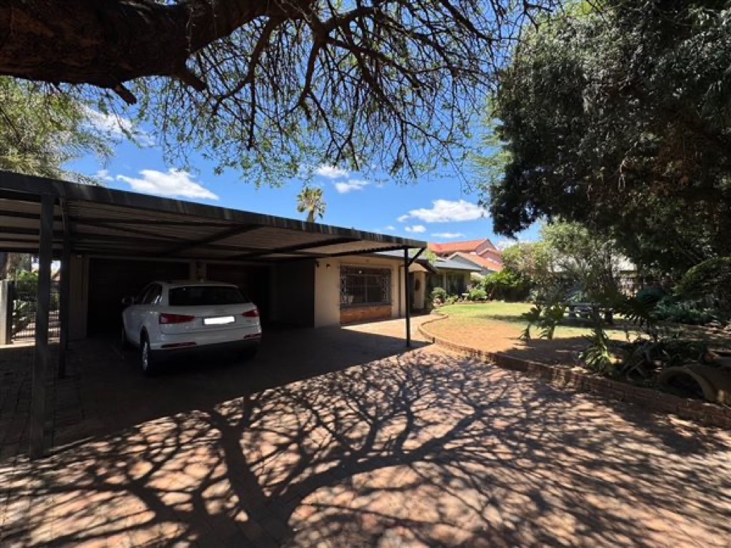 3 Bedroom House For Sale in Glen Marais, Kempton Park
