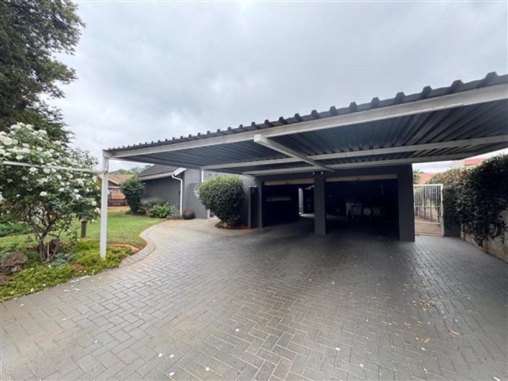 3 Bedroom House For Sale in Birchleigh, Kempton Park