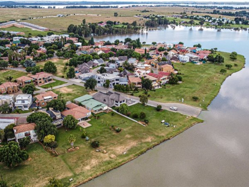 4 Bedroom House For Sale in Vaal Marina, Vaal Marina