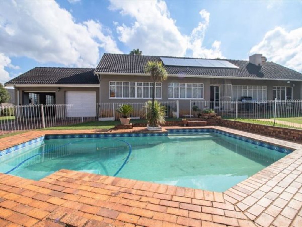 3 Bedroom House For Sale in Edleen, Kempton Park