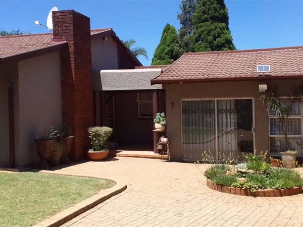 4 Bedroom House For Sale in Atlasville, Benoni