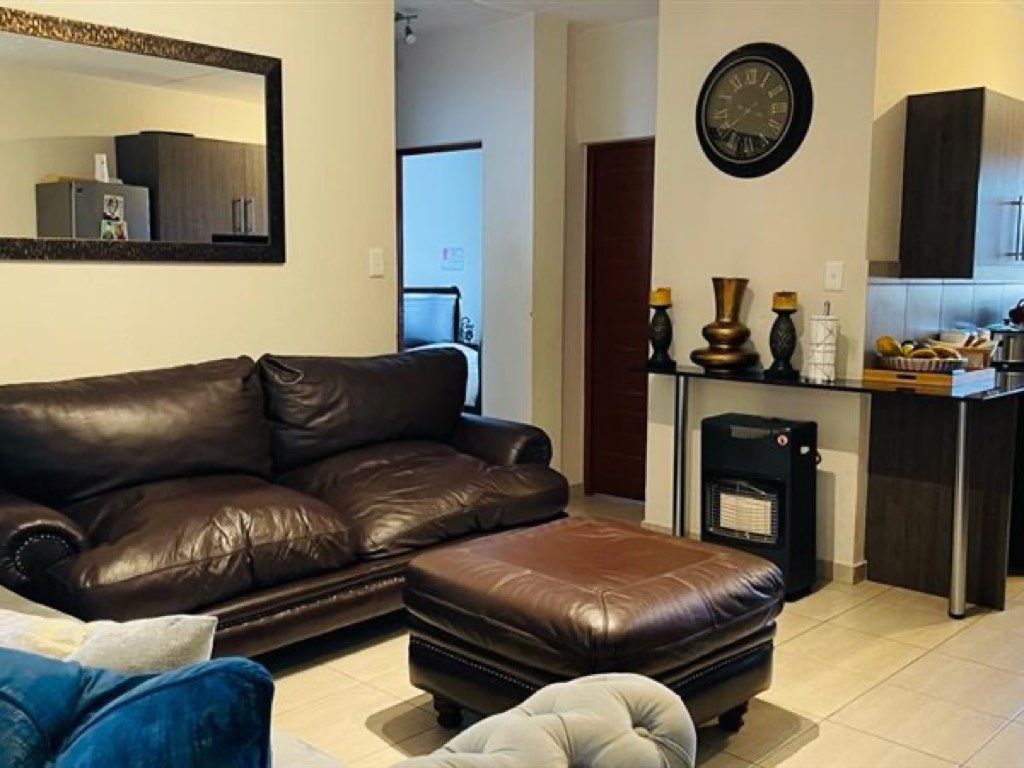2 Bedroom Apartment / Flat For Sale in Terenure, Kempton Park