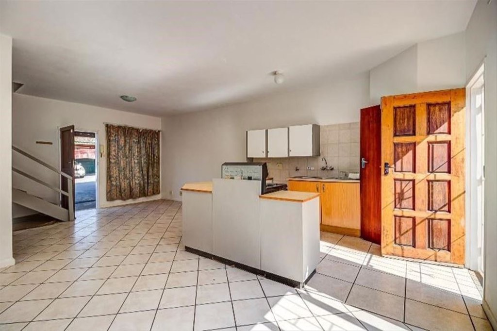 2 Bedroom Townhouse For Sale in Edleen, Kempton Park
