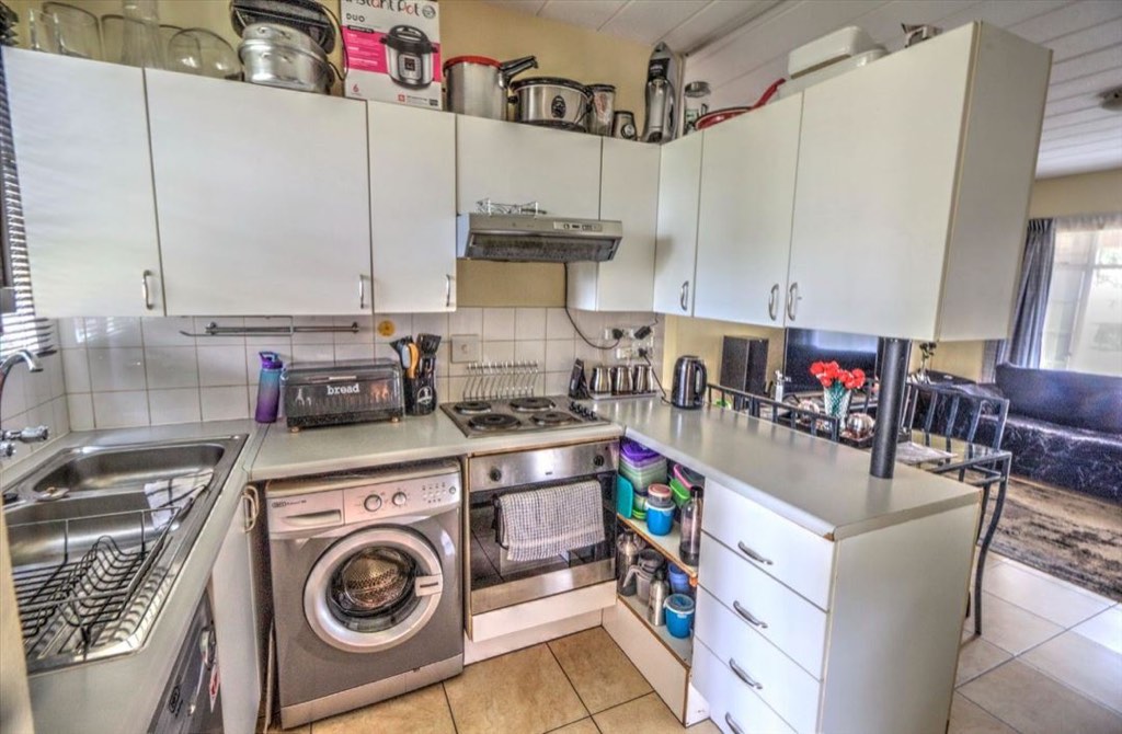 2 Bedroom Townhouse For Sale in Kempton Park, Kempton Park