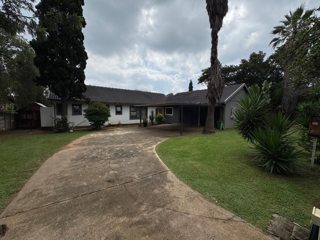 3 Bedroom House For Sale in Birchleigh North, Kempton Park