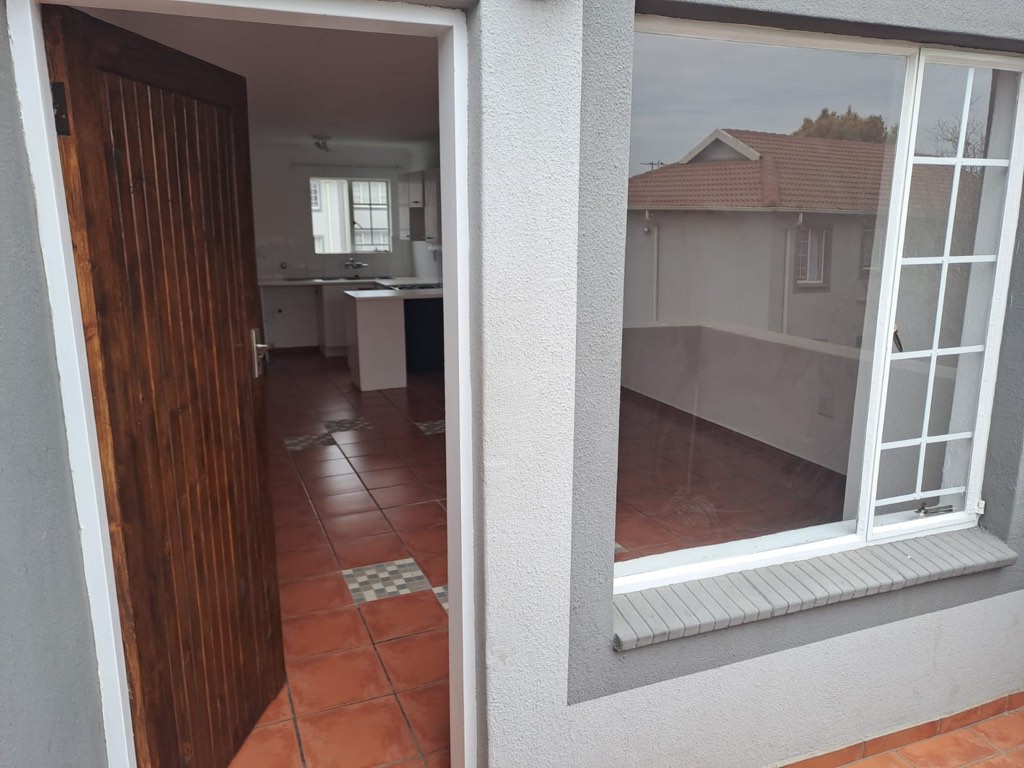 2 Bedroom Apartment / Flat For Sale in Glen Marais, Kempton Park