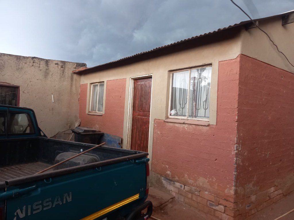 2 Bedroom House For Sale in Chloorkop, Kempton Park