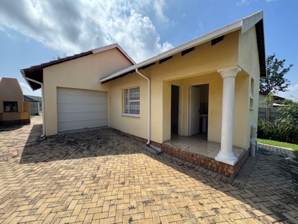 3 Bedroom House For Sale in Terenure, Kempton Park