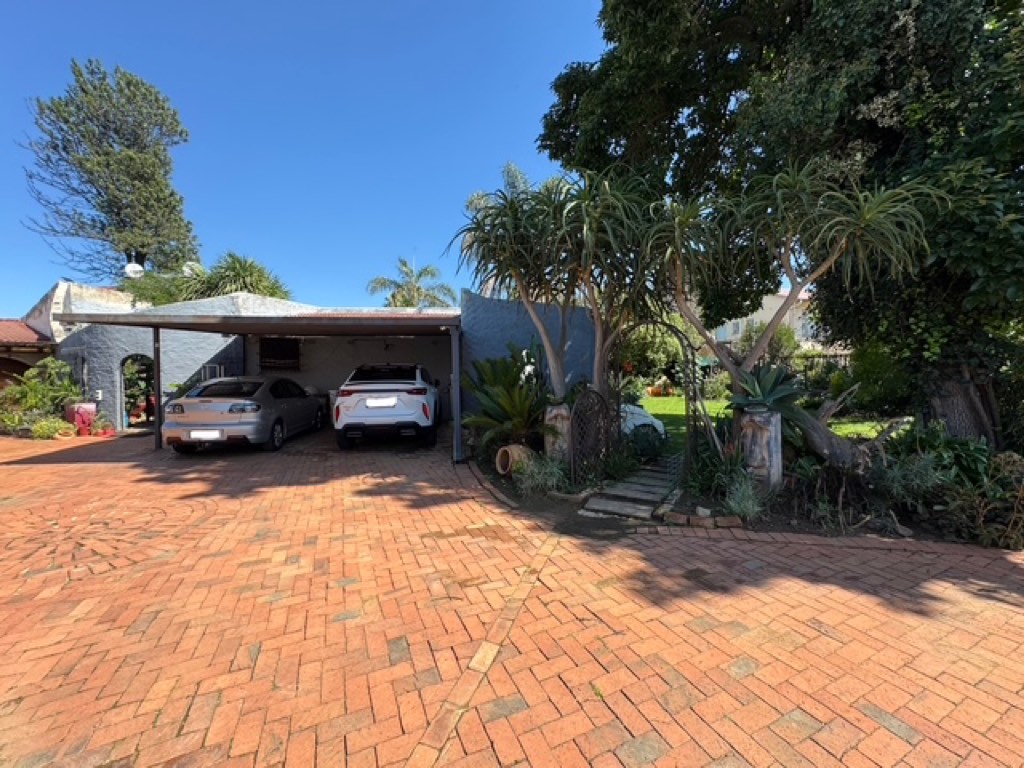 5 Bedroom House For Sale in Van Riebeeck Park, Kempton Park
