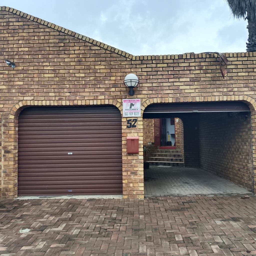 2 Bedroom House For Sale in Birchleigh, Kempton Park