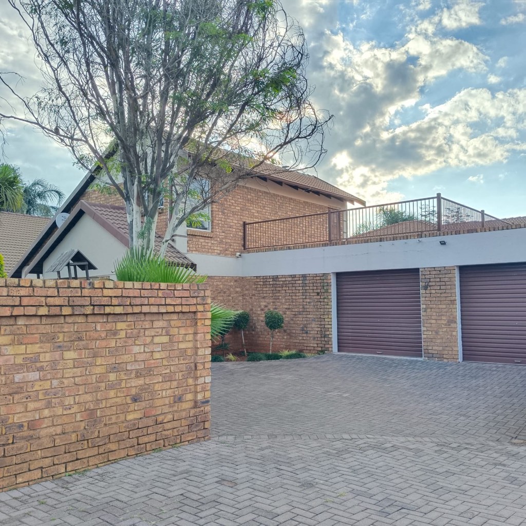 4 Bedroom Cluster House For Sale in Glen Marais, Kempton Park