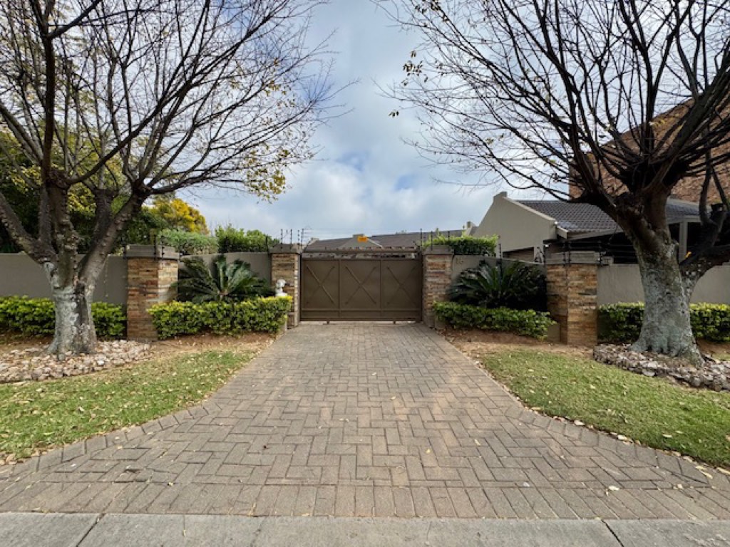 3 Bedroom Cluster House For Sale in Rynfield, Benoni