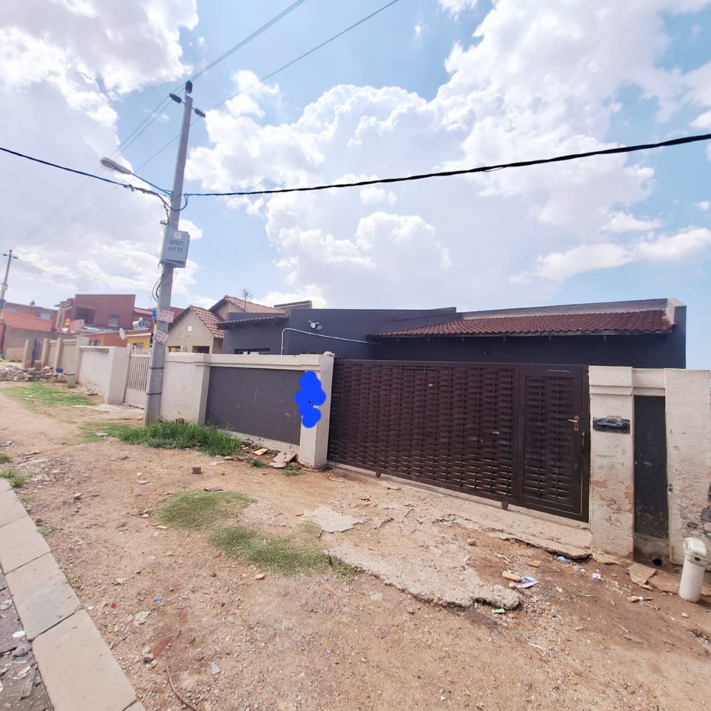6 Bedroom House For Sale in Rabie Ridge Ext 5, Rabie Ridge