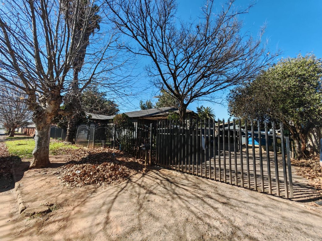 3 Bedroom House For Sale in Dalview, Brakpan