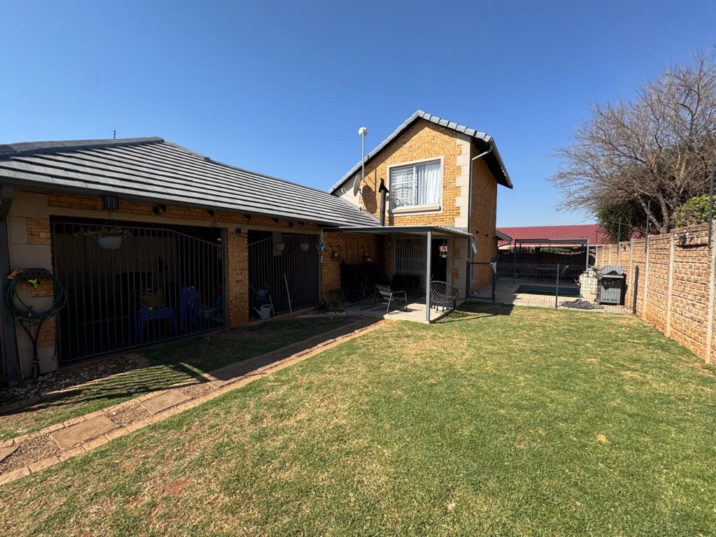 3 Bedroom House For Sale in Birchleigh, Kempton Park