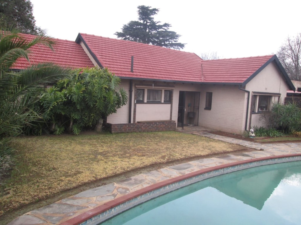 3 Bedroom House For Sale in Edleen, Kempton Park